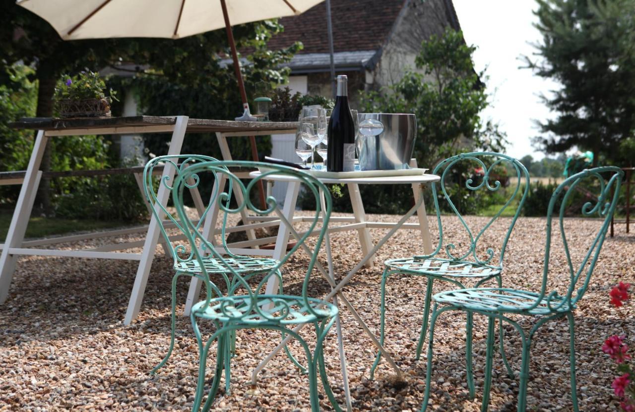 Une Maison, Un Jardin Berthenay Экстерьер фото